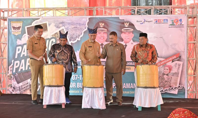 Gubernur Mahyeldi Minta Padang Pariaman Expo Diperluas Untuk Akomodasi