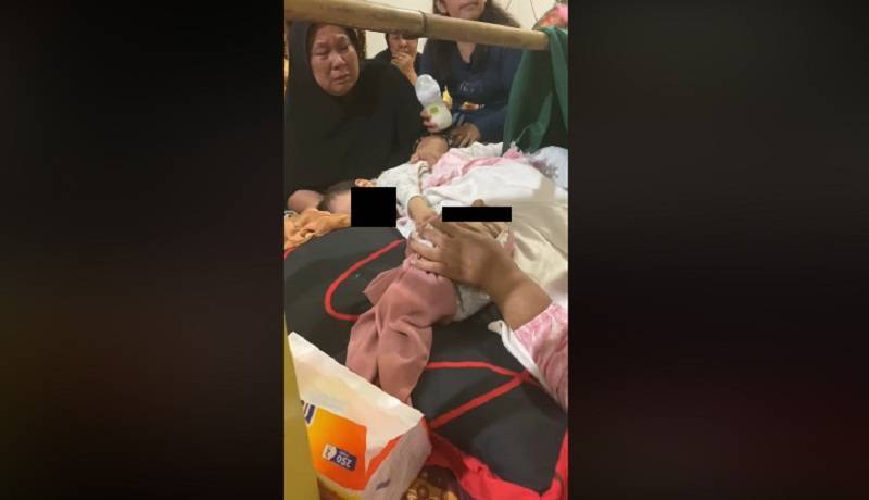 Viral Video Bayi Malang Terus Menangis Dan Peluk Ibunya Yang