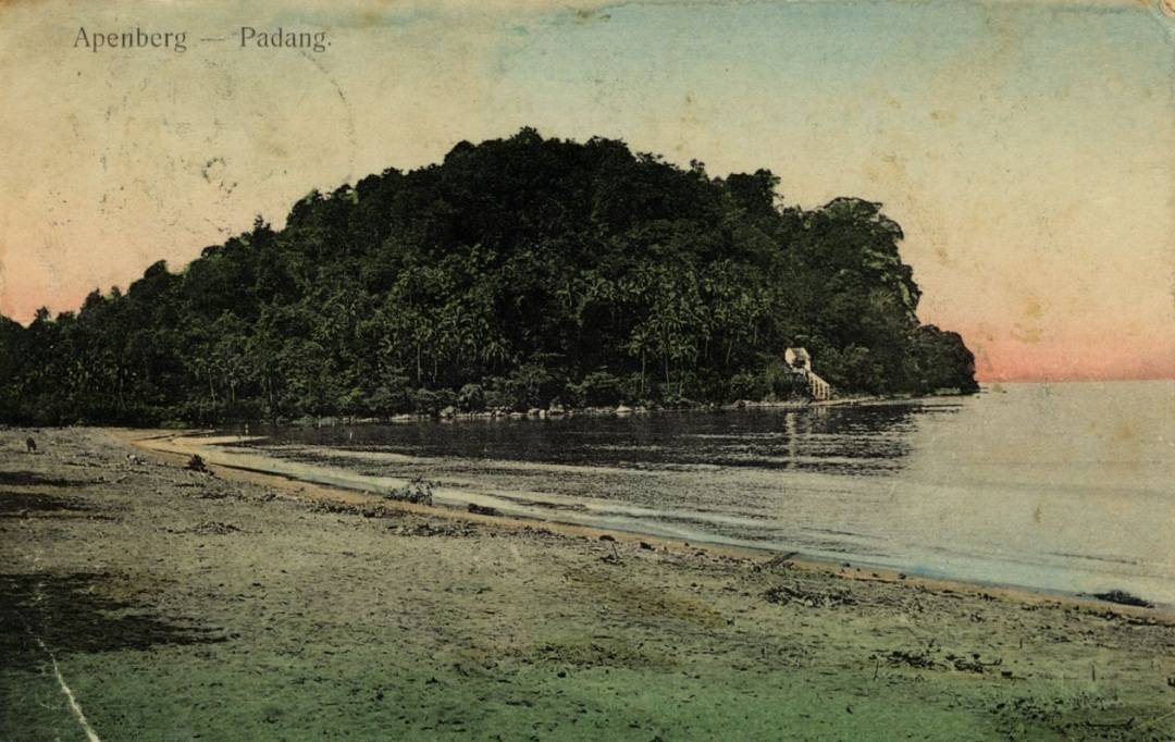 Cerita Foto: Pantai Padang, Muara Padang, dan Gunung Padang