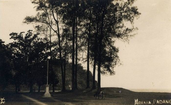 Cerita Foto: Pantai Padang, Muara Padang, dan Gunung Padang