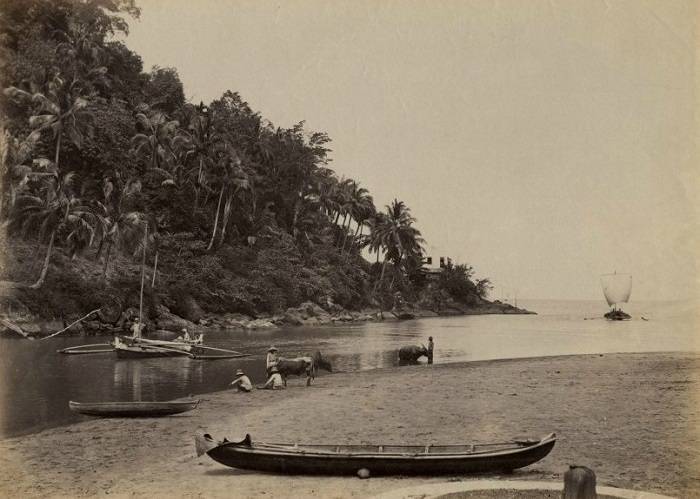 Cerita Foto: Pantai Padang, Muara Padang, dan Gunung Padang