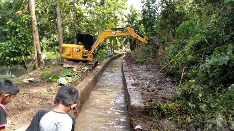 Eka Putra: Tanah Datar