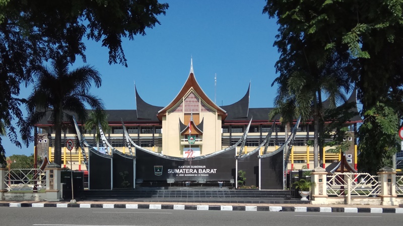 Berita Padang hari ini dan berita Sumbar hari ini: Dalam sejarah, Gubernur Sumbar telah dijabat sejumlah tokoh, dari latar belakang berbeda