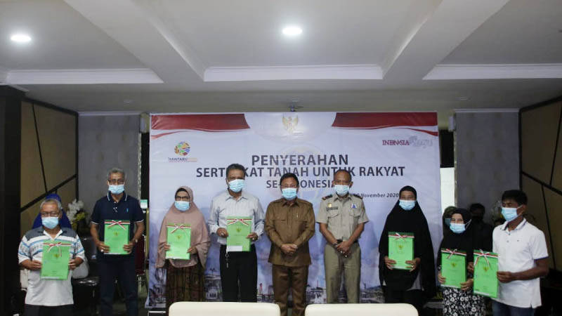 25 Warga Bukittinggi Terima Sertifikat Tanah Lewat Program PTSL