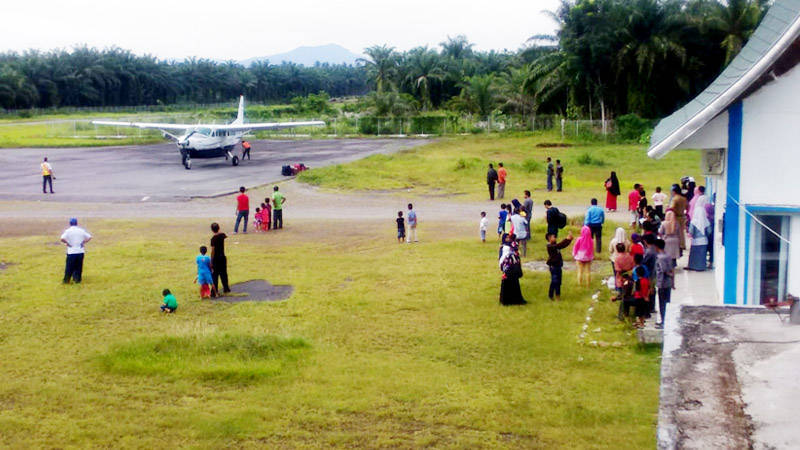 Berita Pasaman Barat terbaru dan berita Sumbar terbaru: Bandara Pusako Anak Nagari Kabupaten Pasaman Barat (Pasbar) kembali beroperasi mulai Jumat (8/1/2021).