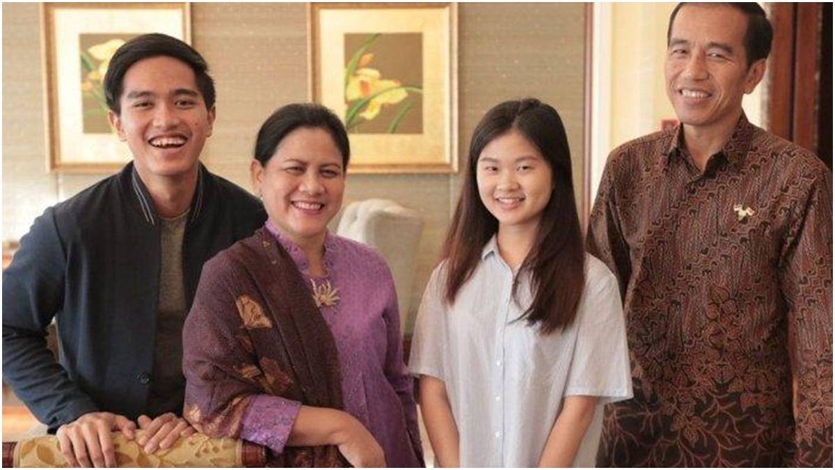 Berita artis terbaru, gosip artis dan gosip terbaru: Meilia Lau menyampaikan permintaan maafnya pada presiden Jokowi usai koar-koar.
