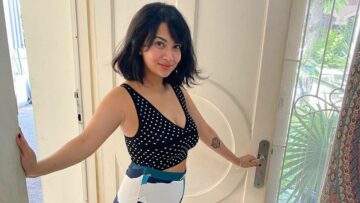 Diduga Padukan Hijab dengan Pakaian Seksi, Vanessa Angel Tuai Kritikan Netizen