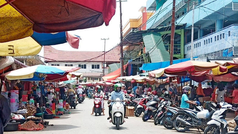 Pedagang Toko Sebut Perwako 438 "Penjajah" dan Pemko Dikatakan Tak Berkutik Atasi Preman Pasar Raya Padang