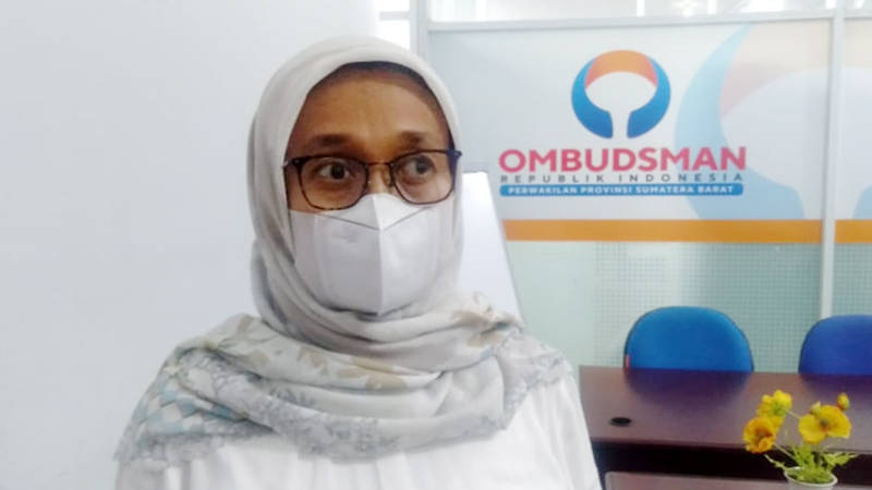 Padang, Padangkita.com - Ombudsman Sumbar menilai ada potensi maladministrasi dalam penahanan ijazah 27 siswa SMAN 10 Padang oleh komite.