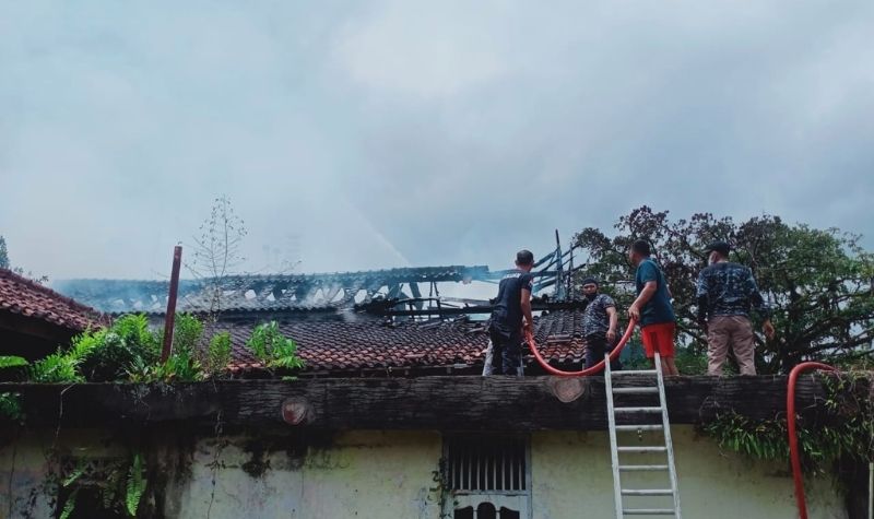 Kebakaran Wisma Mandala Berhasil Dipadamkan, Kerugian Ditaksir Rp100 Juta