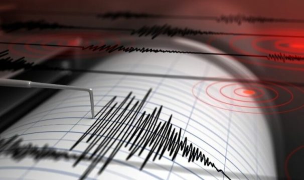 Padang, Padangkita.com - Usai mengguncang Pulau Sipora, Kepulauan Mentawai, gempa bumi dengan magnitudo 4,6 juga mengguncang Kota Padang.