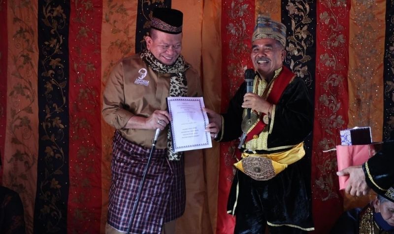 Diberi Gelar Kehormatan Oleh Kerajaan Jambu Lipo, LaNyalla Diharapkan Jadi Pemimpin Nasional