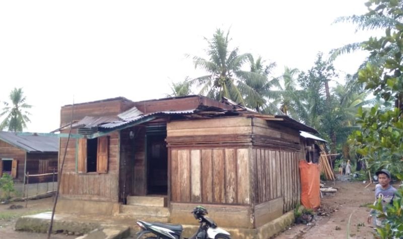 3 Rumah Rusak Berat Diterjang Angin Kencang Di Lembah Melintang, 21 ...