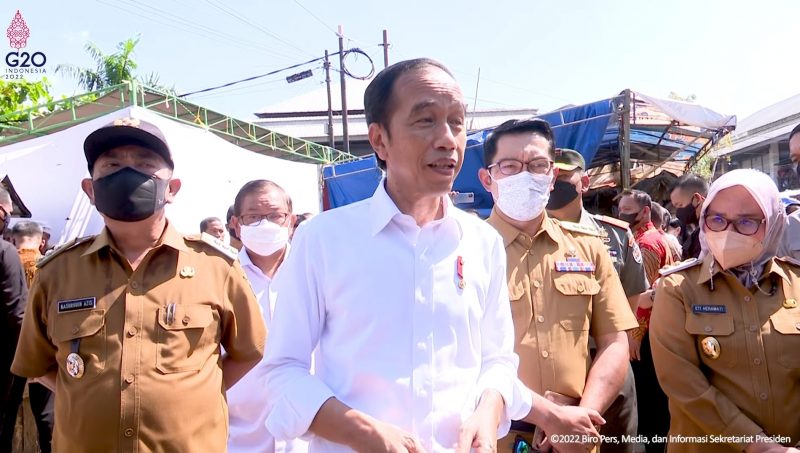 Jokowi: BLT Minyak Goreng dan Bantuan Modal Usaha untuk Sambut Idul Fitri 