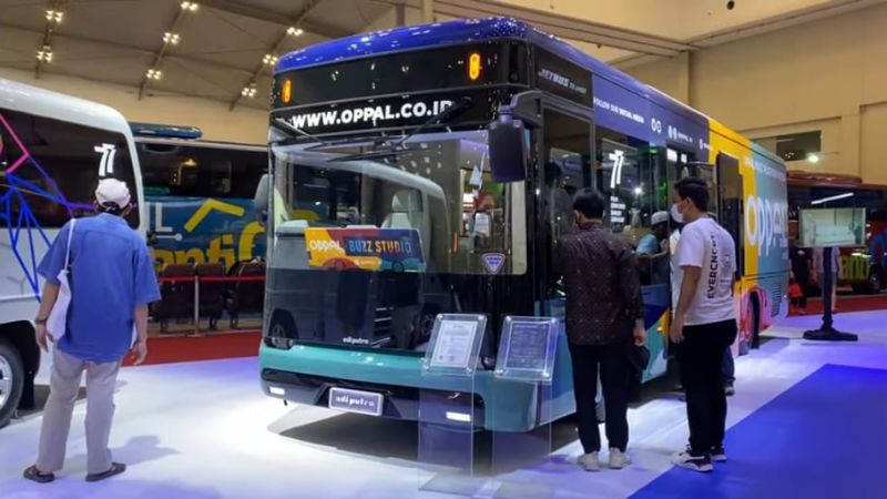 Unik Dan Bisa Dipakai Siaran!! Jetbus Buatan Karoseri Adiputro Ini ...