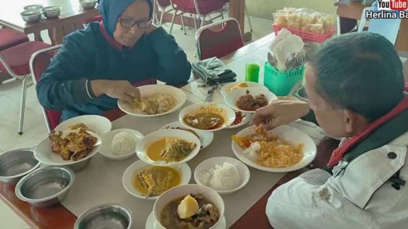 Rumah Makan Paling Ramai di Jalur Lintas Sumatra!! Cabangnya Ada di Pekanbaru hingga Jakarta