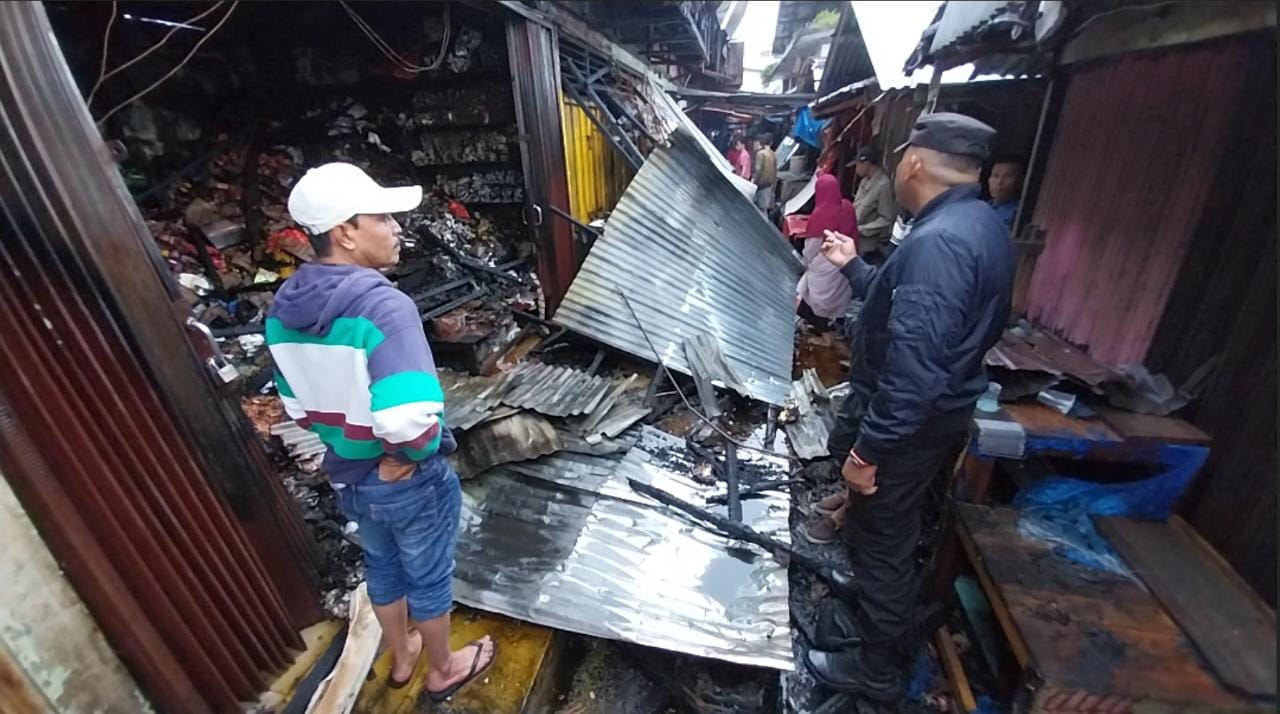 Kebakaran Hebat di Pasar Bawah Bukittinggi, 10 Kedai Habis Terbakar 