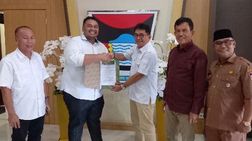 Ketua Panpel Calon Wawako Padang Terima Berkas Persyaratan dari PAN 