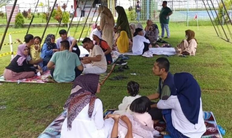 Tahanan Dan Napi Rutan Kelas II B Padang Bertemu Langsung Dengan ...