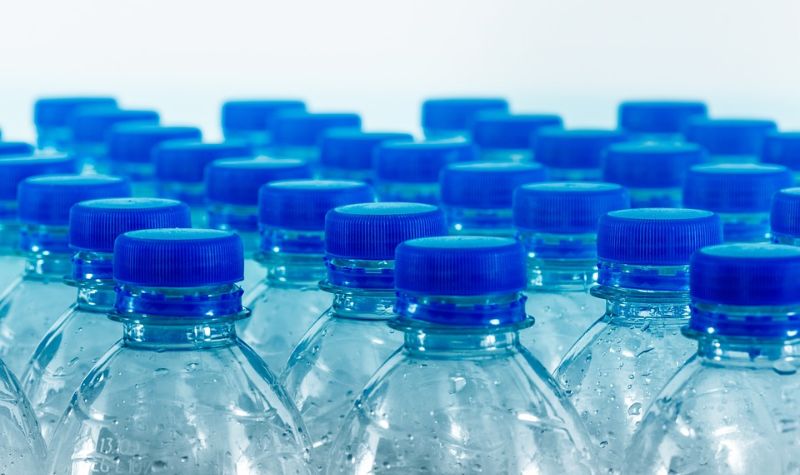 Pemkab Pesisir Selatan Stop Gunakan Air Minum Kemasan Botol Plastik
