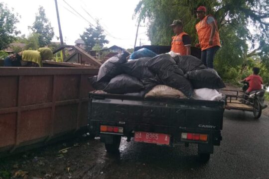 Pascabanjir, Volume Sampah di Kota Padang Membeludak