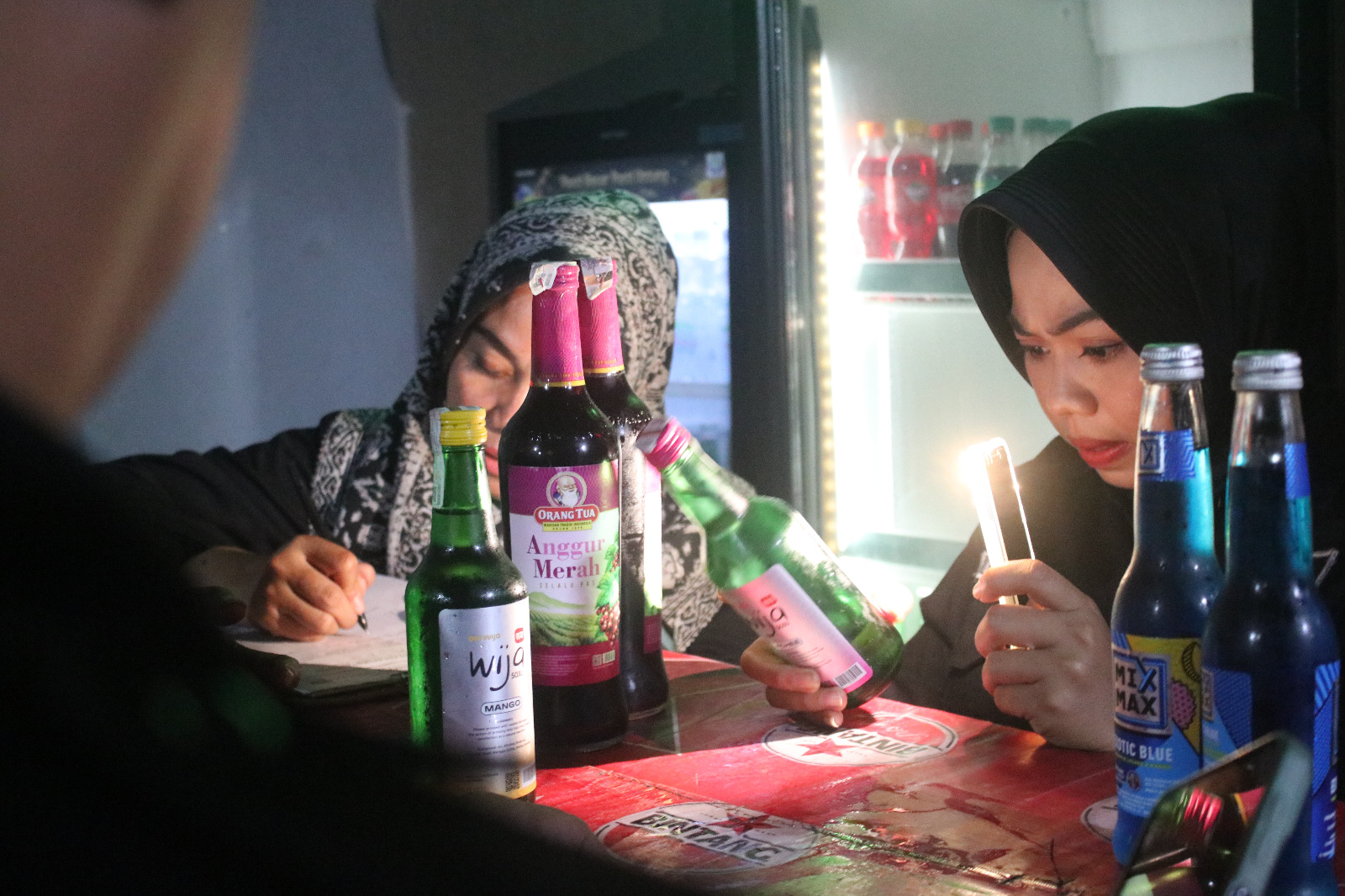 Tim Gabungan Pemko Padang Sisir Sejumlah Kafe Karaoke, Ini yang Ditemukan