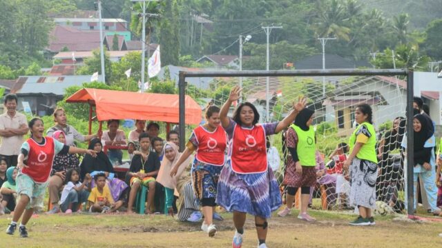 Wakil Ketua DPRD Kota Padang Gelar Mini Soccer Emak-emak