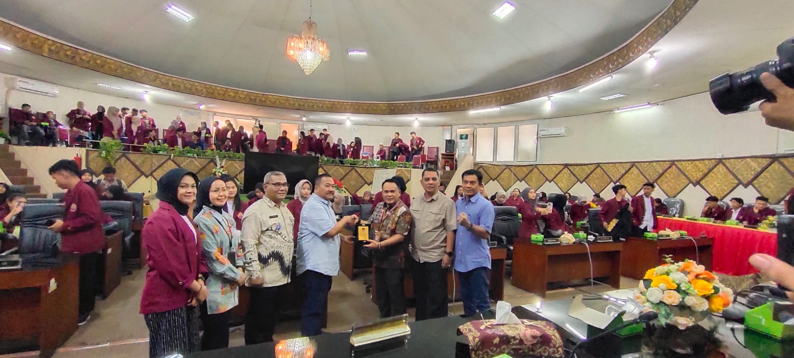 Puluhan Mahasiswa Universitas Eka Sakti Sambangi DPRD Kota Padang, Ini Agendanya