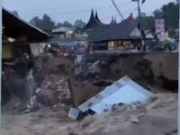 Banjir Bandang Landa Padang Pariaman, Empat Kios Hanyut