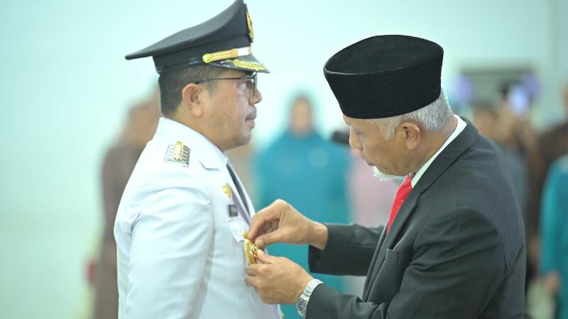 Lantik Zefnihan Jadi Penjabat Wali Kota Sawahlunto, Mahyeldi Ingatkan soal Pemilu