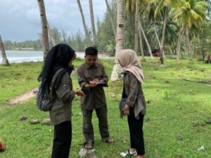 Kisah 3 Mahasiswa UNP Riset Mitigasi Tsunami Memanfaatkan Kearifan Lokal Mentawai