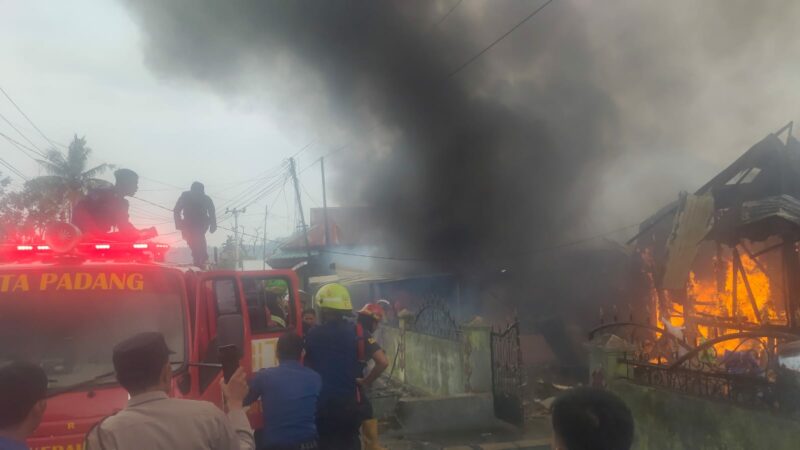 Empat Rumah di Padang Terbakar, Satu Orang Luka-luka