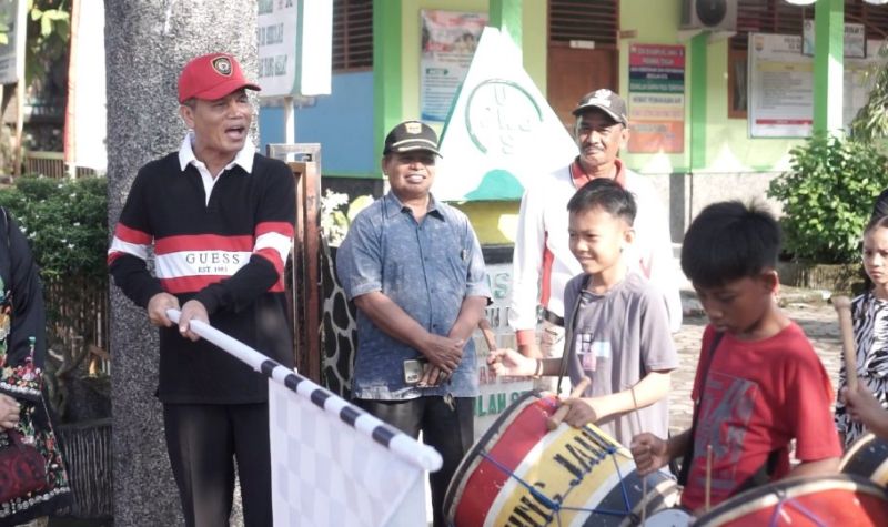 Gerak Jalan Santai Meriahkan HUT RI di Desa Rawang, Genius Umar Bangga