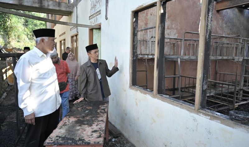 Satu Gedung PPTI At-Taqwa Canduang Ludes Terbakar, Gubernur Salurkan Bantuan