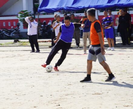 Semarak HUT Satpol PP Padang: Turnamen Mini Soccer dan Hattrick Wakil Wali kota