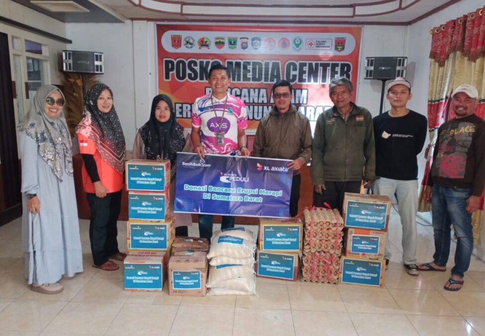 XL Axiata Bantu Korban Erupsi Gunung Marapi dan Banjir di Riau serta Sumsel