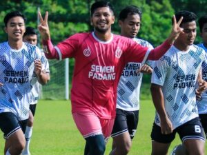 Duel Sengit Juara Grup Menanti di Semifinal Liga 2: Semen Padang vs Malut United