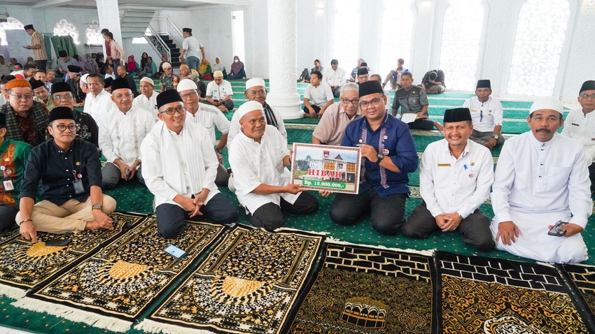 Pemko Padang Salurkan Bantuan Hibah Untuk Masjid Al Hijrah Melalui