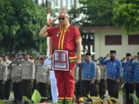 Baju Adat Mentawai Curi Perhatian di Upacara Sumpah Pemuda Padang