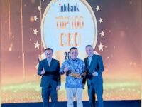 Dirut Bank Nagari Gusti Candra Raih Penghargaan "Top 100 CEO 2024"