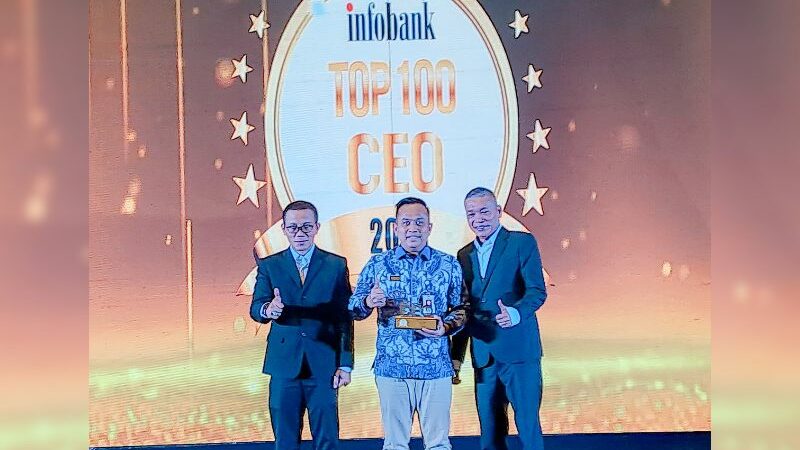 Dirut Bank Nagari Gusti Candra Raih Penghargaan "Top 100 CEO 2024"