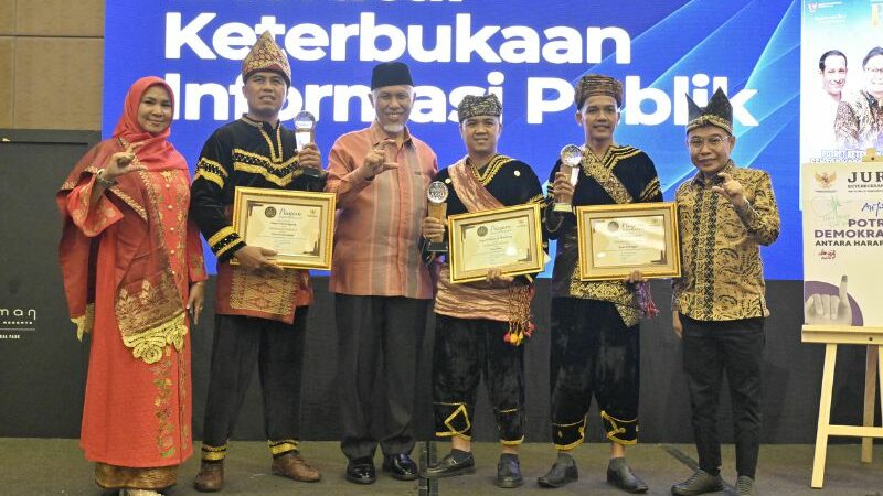 Tiga Nagari di Sumbar Raih Penghargaan Keterbukaan Informasi Publik Desa 2024