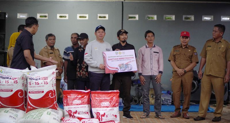 Senator Peduli Ketahanan Pangan: Ketua DPD RI Serahkan Bantuan Alsintan dan Benih Jagung